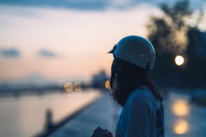 夜泣きに悩む赤ちゃんが朝早く起きる時の対策は？