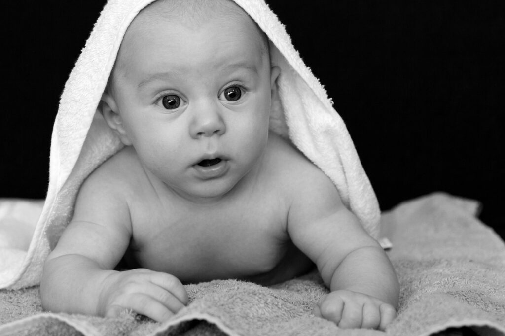 1歳の夜泣きの原因と対策は何ですか？