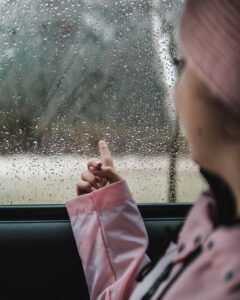 スワドルいる赤ちゃんの快適な眠りを実現する方法は？