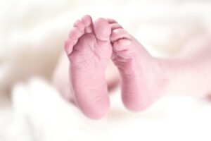 新生児の夜泣きの原因とは何ですか？