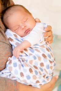 夜泣きの授乳間隔を空けるためのコツは？