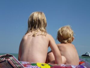 授乳中の赤ちゃんが背中トントンで夜泣きをやめる方法は？