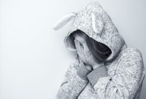 夜泣きに悩む親が抱っこで乗り越える限界とは？